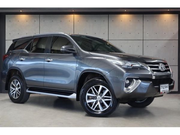2018 Toyota Fortuner 2.8 V 4WD SUV AT (ปี 15-18) B5841 รูปที่ 0